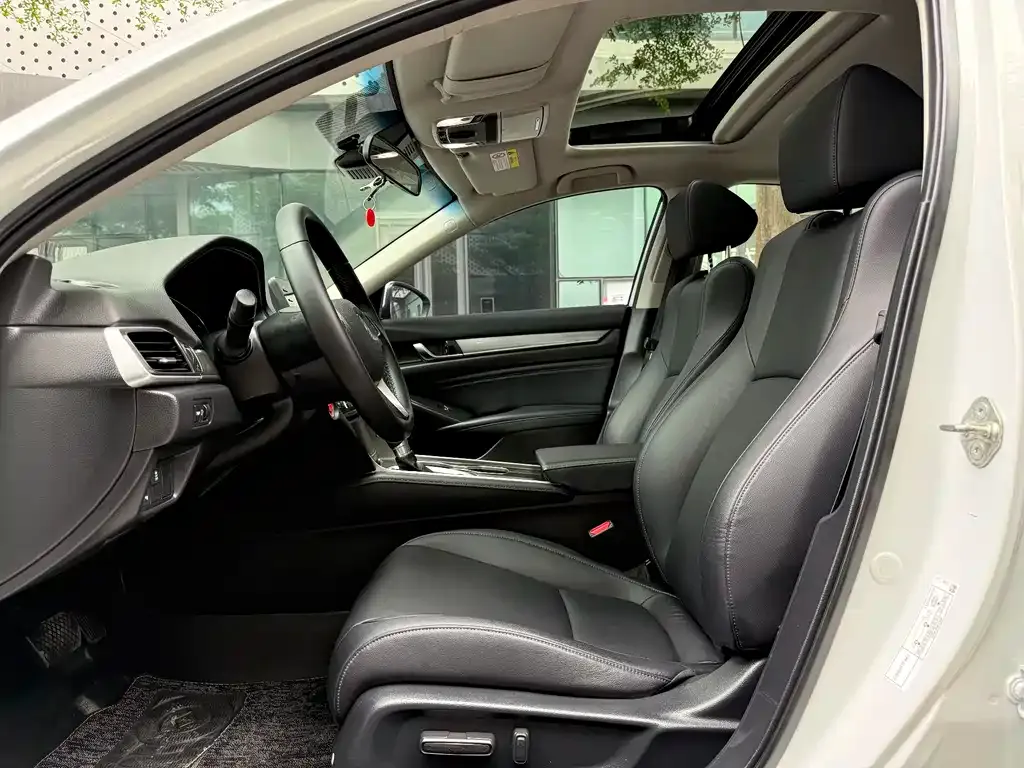 Honda Accord — фото 6