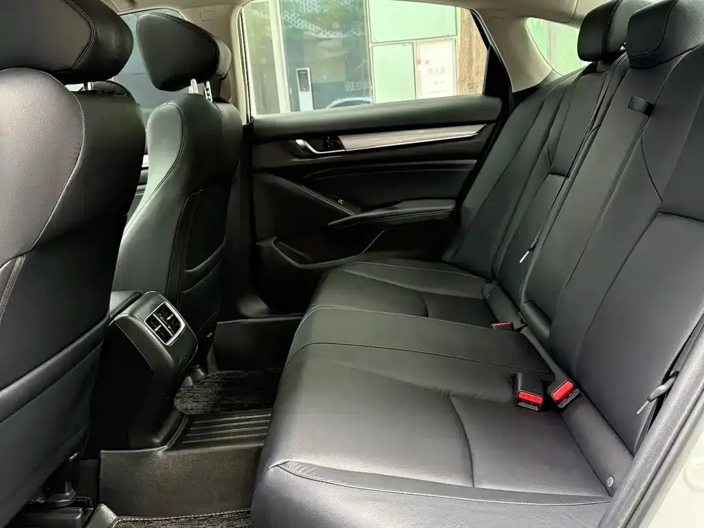 Honda Accord — фото 3