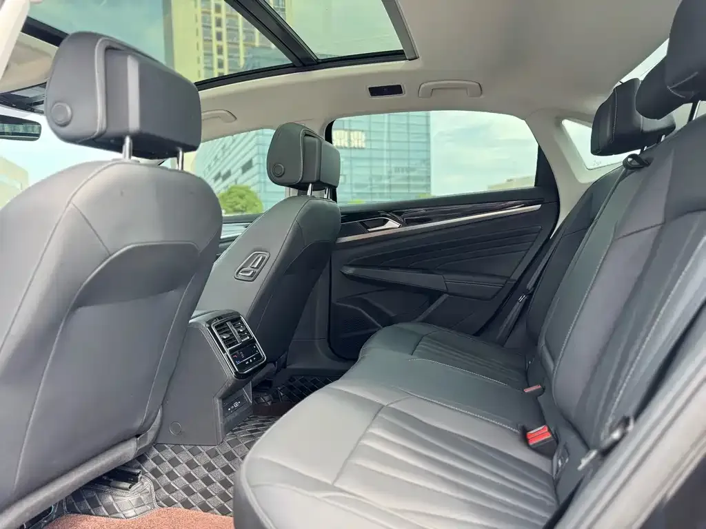 Volkswagen Passat — фото 2