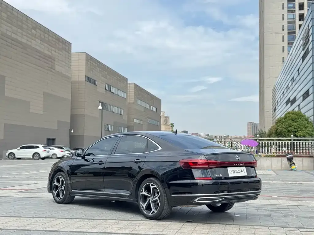 Volkswagen Passat — фото 6