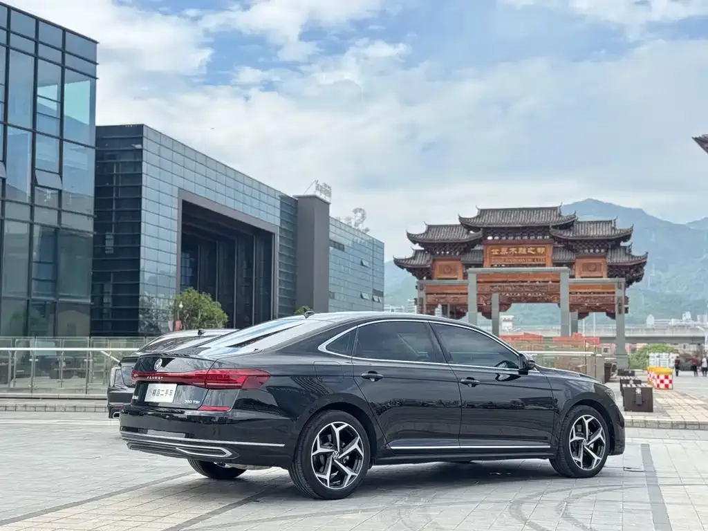 Volkswagen Passat — фото 10