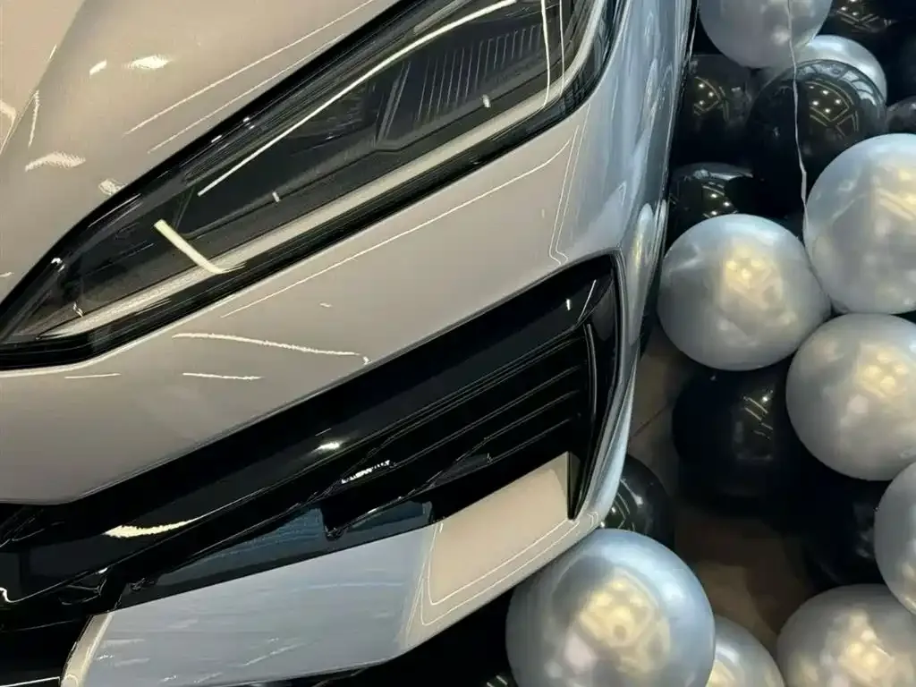 Lamborghini Urus SE 2025 из CN, фото 8