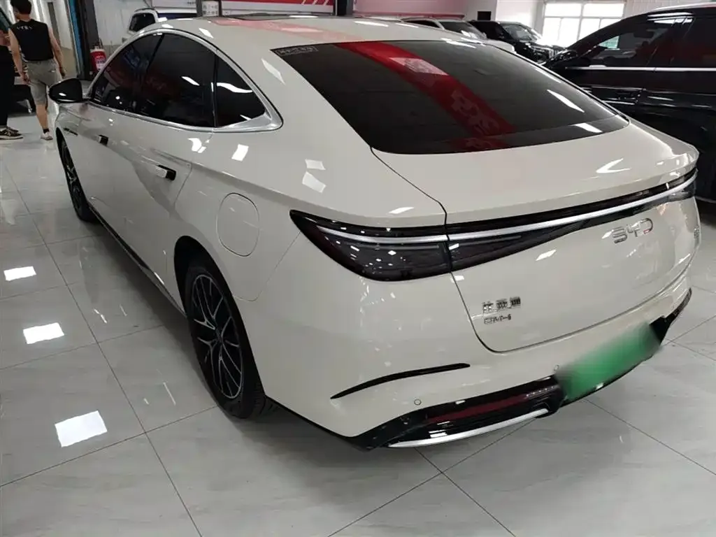 BYD Seal 07 DM-i — фото 9