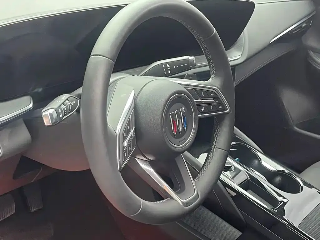 Buick Envision Plus — фото 6