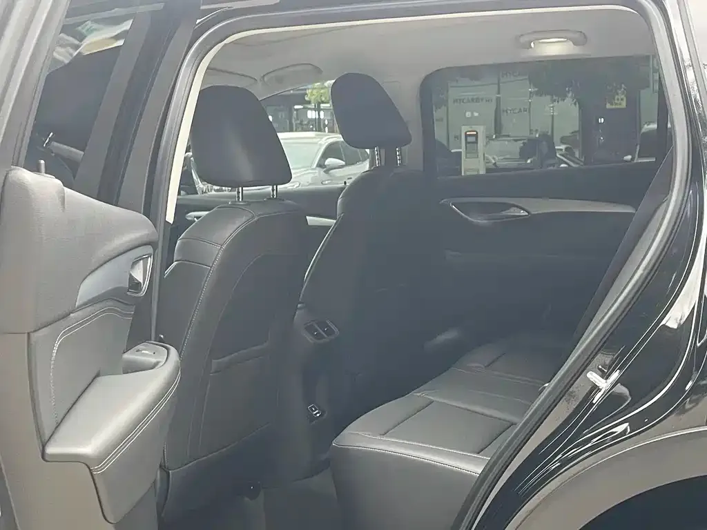 Buick Envision Plus — фото 5