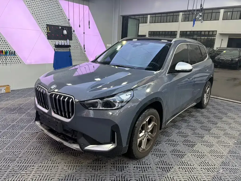 BMW X1 — фото 1