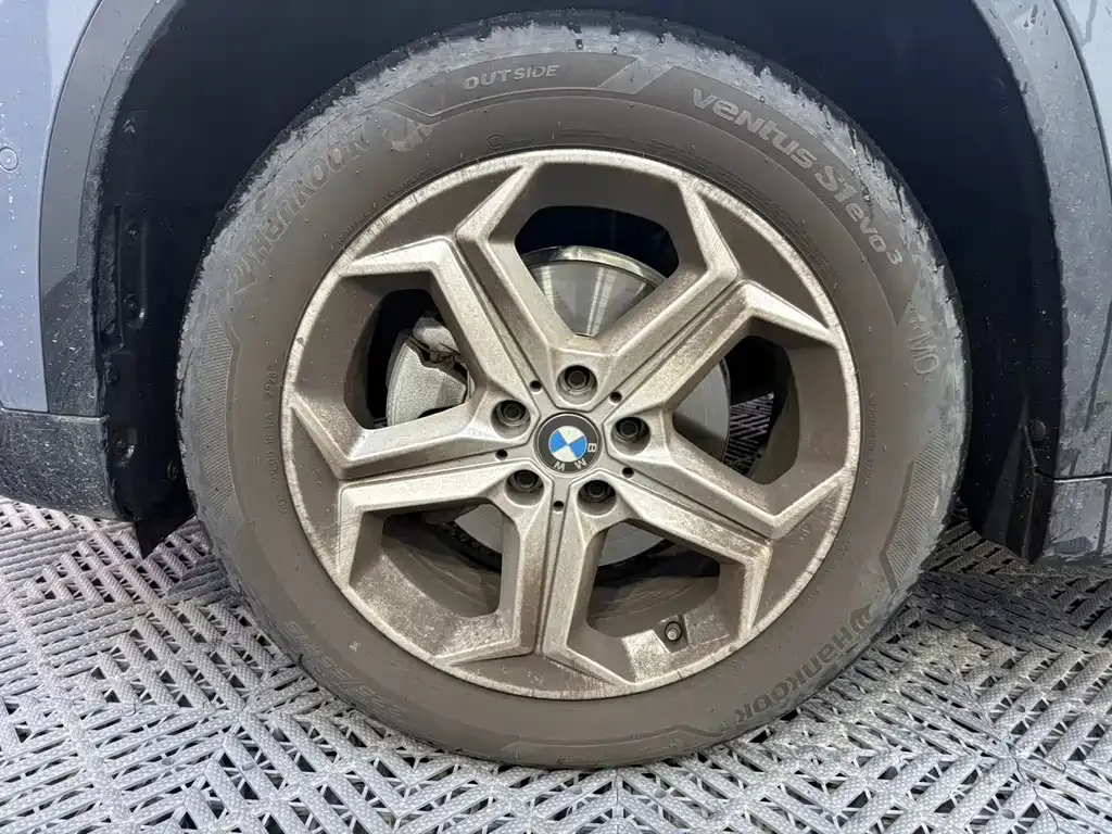 BMW X1 — фото 9