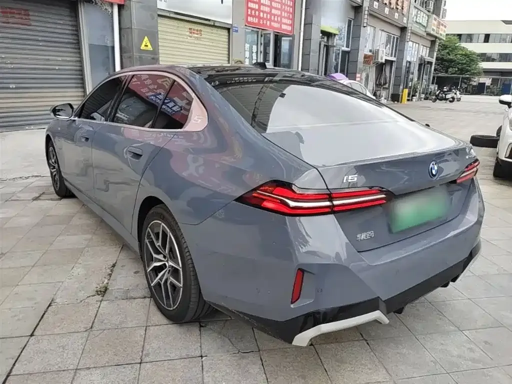 BMW i5 — фото 2