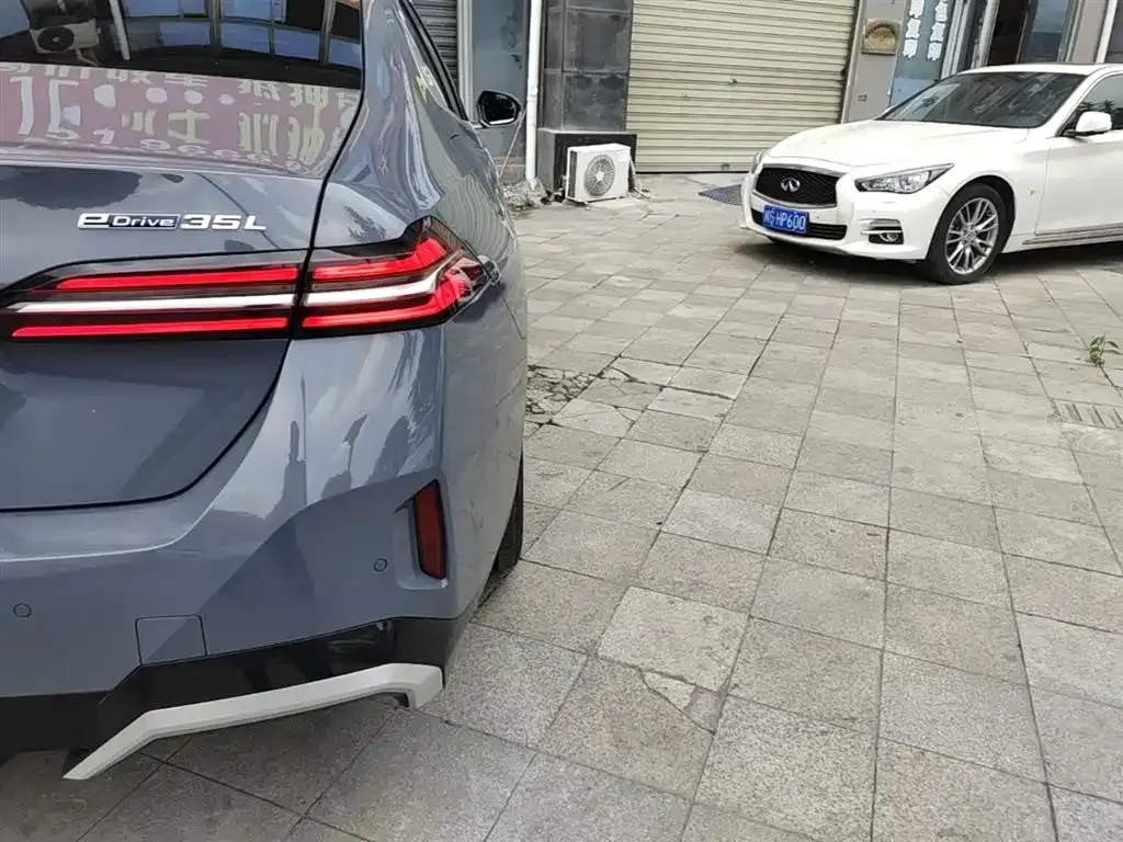 BMW i5 — фото 10