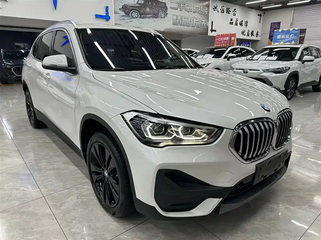BMW X1 — фото 8