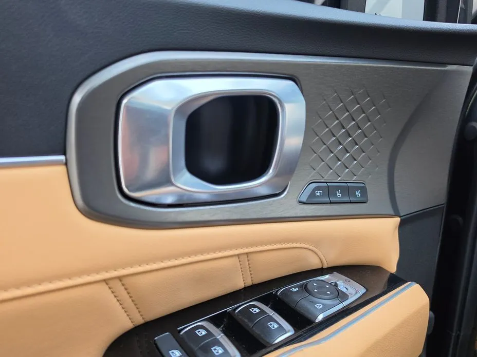 Kia Sorento — фото 9