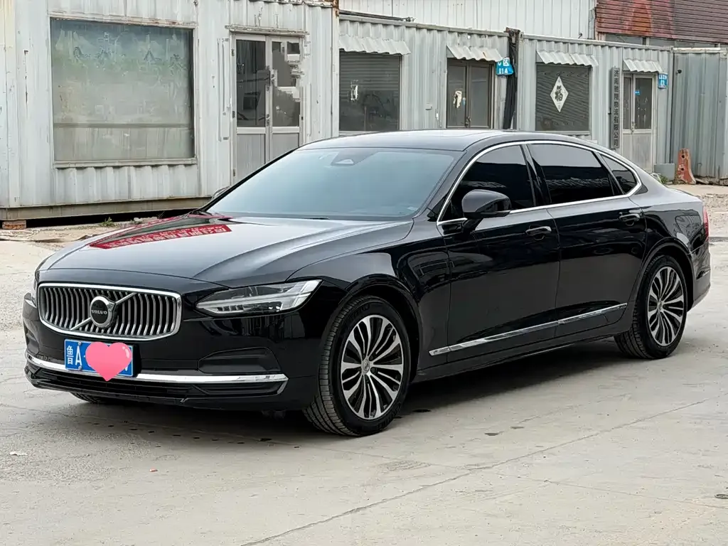 Volvo S90 — фото 1