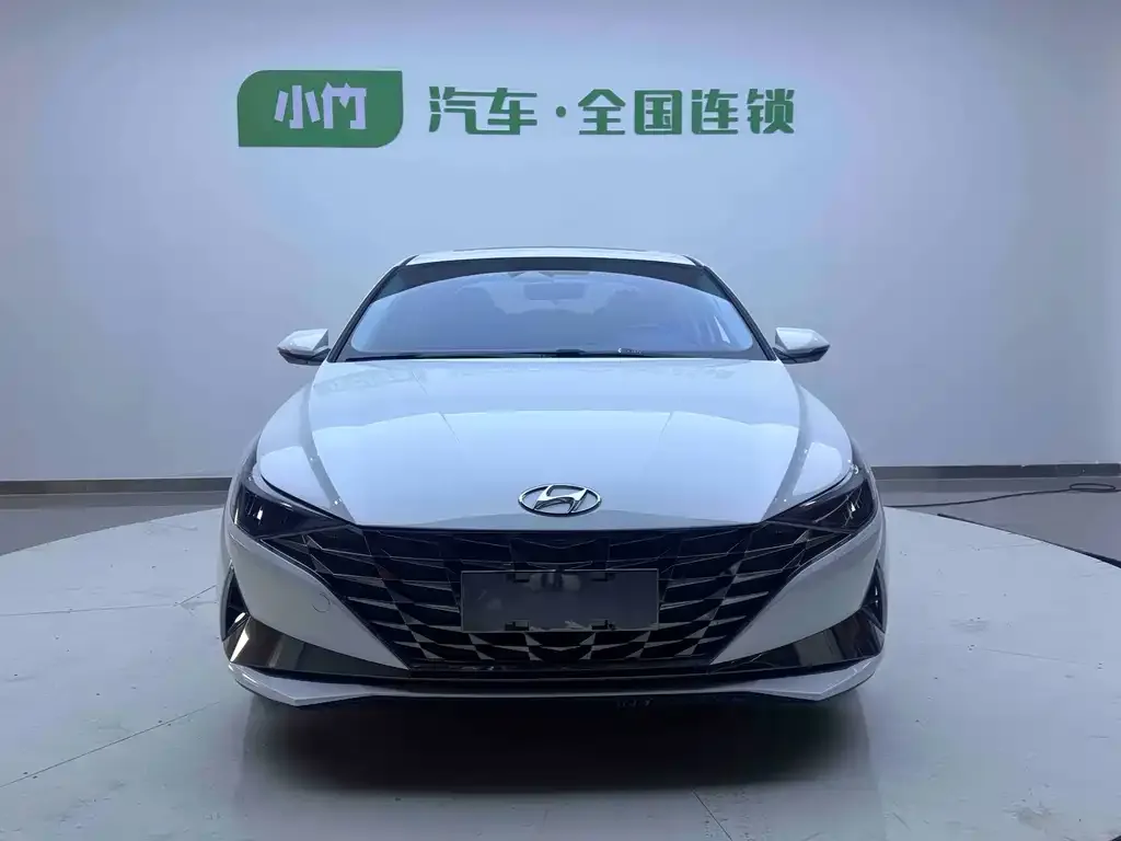 Hyundai Elantra — фото 2