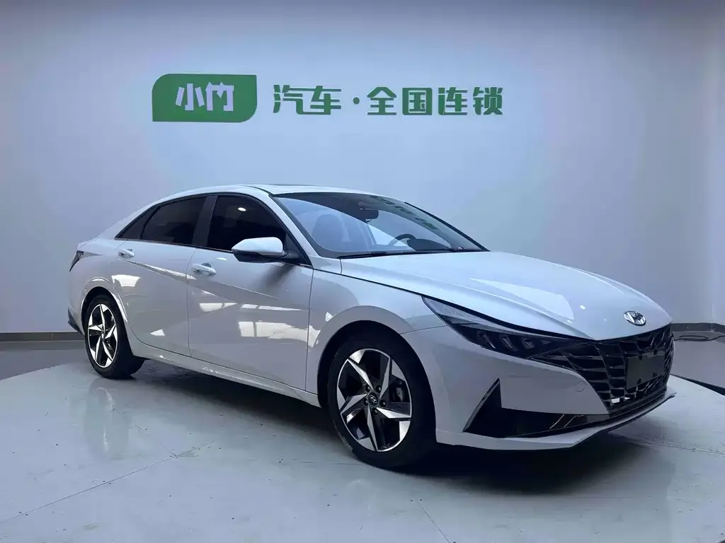 Hyundai Elantra — фото 8