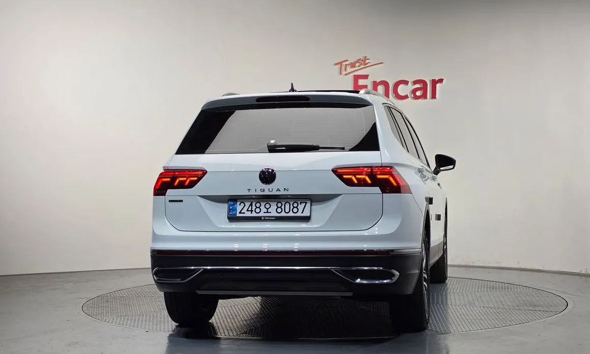 Volkswagen Tiguan — фото 8