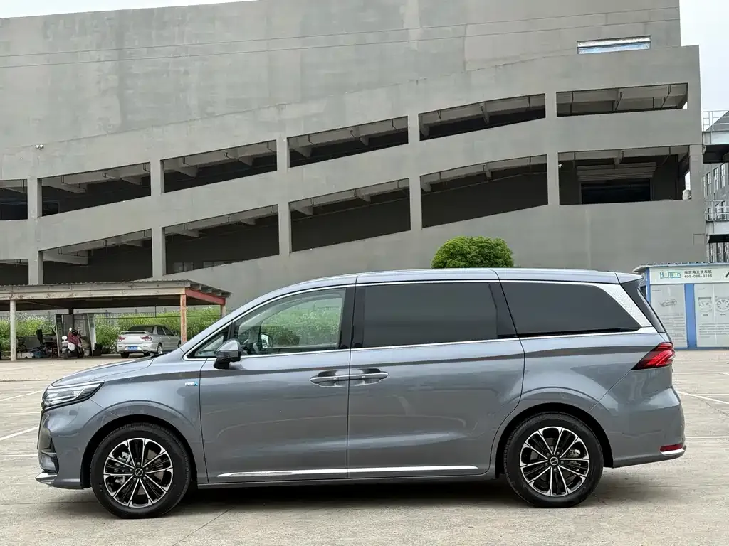Roewe iMAX8 — фото 9
