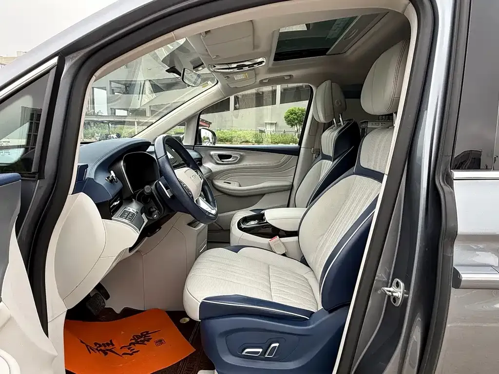Roewe iMAX8 — фото 5