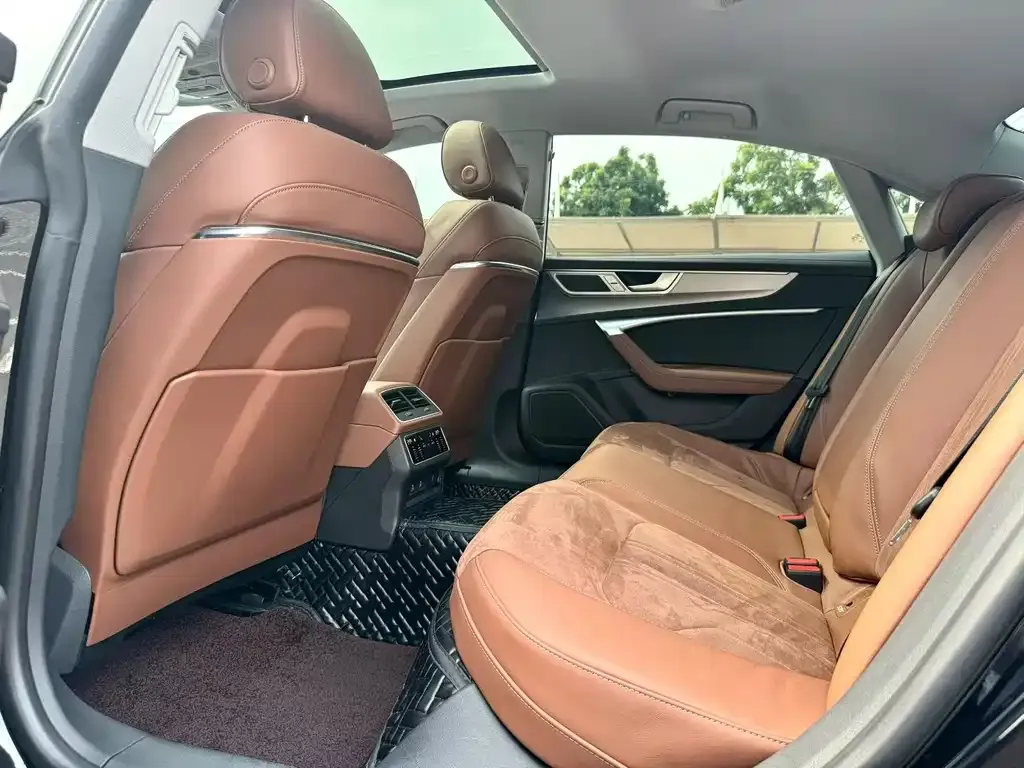 Audi A7L 2025 из CN, фото 9