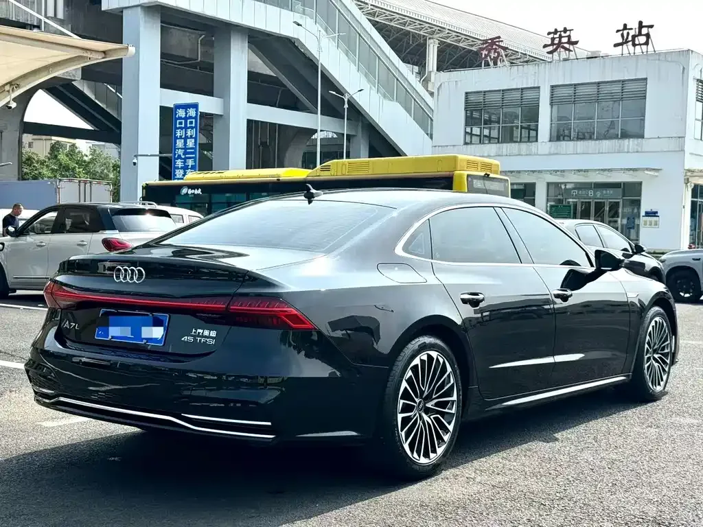 Audi A7L 2025 из CN, фото 8