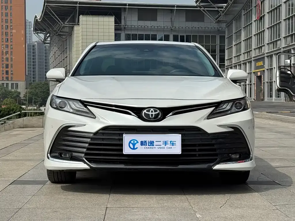 Toyota Camry — фото 6