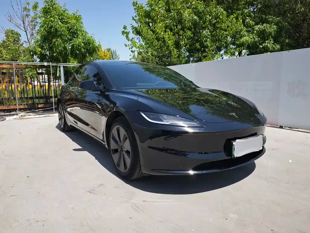Tesla Model 3 — фото 9
