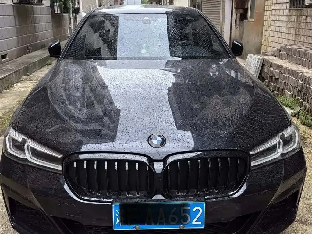 BMW 5 Series — фото 1