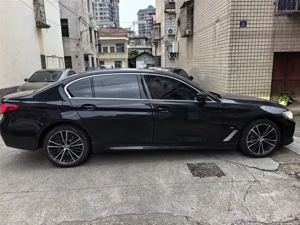 BMW 5 Series — фото 4