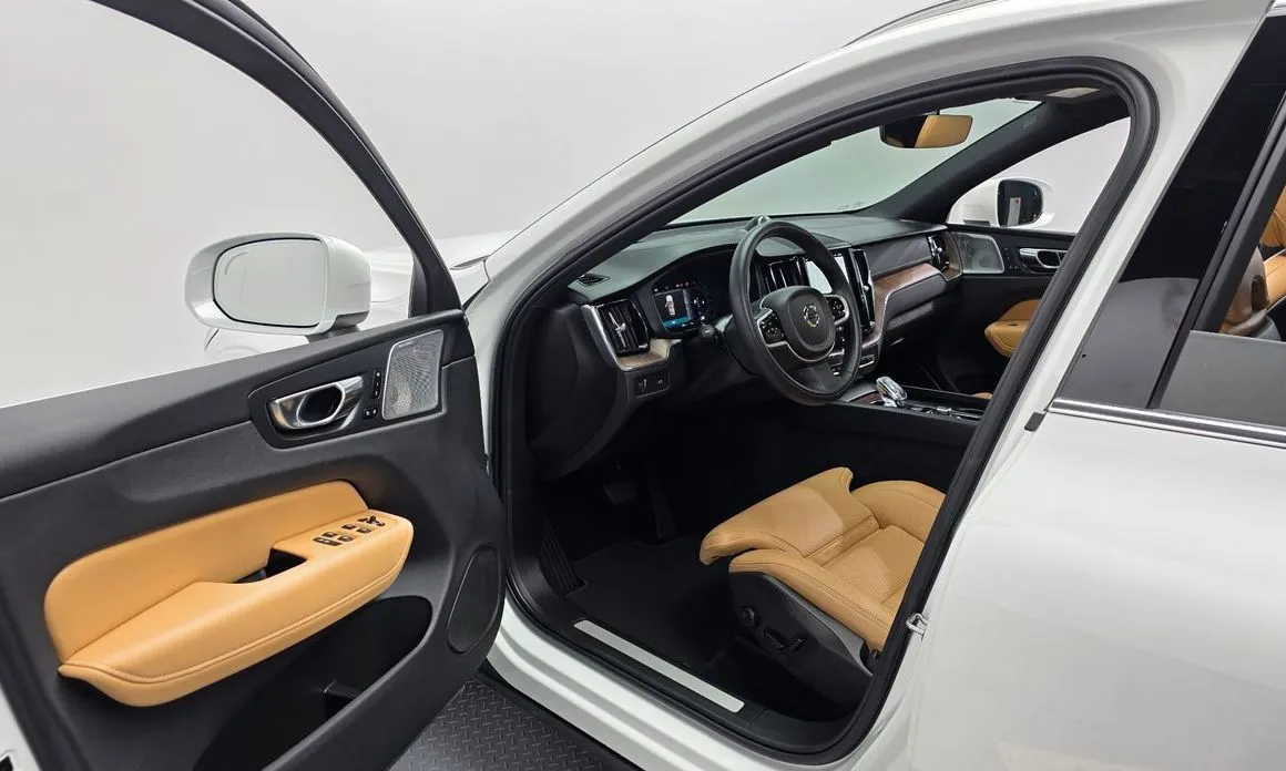 Volvo XC60 2022 из KR, фото 9