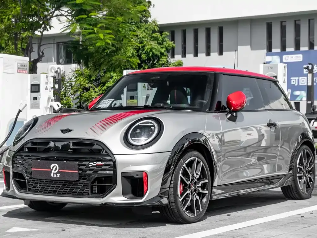 MINI JCW (John Cooper Works) — фото 10