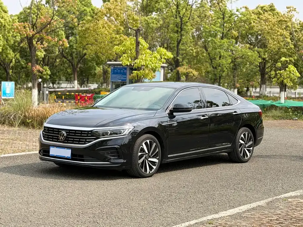 Volkswagen Passat — фото 1