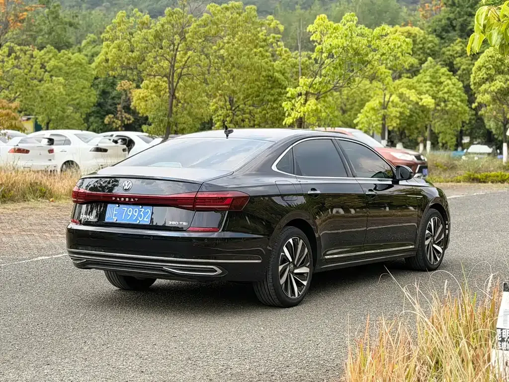 Volkswagen Passat — фото 10