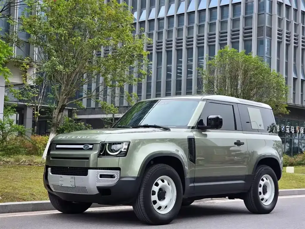Land Rover Defender — фото 1
