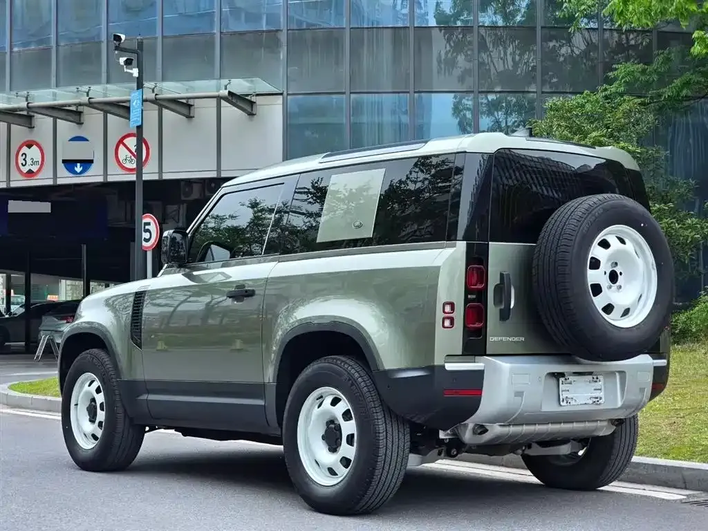 Land Rover Defender — фото 2