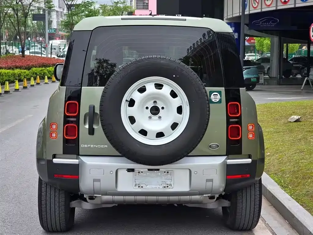 Land Rover Defender — фото 9