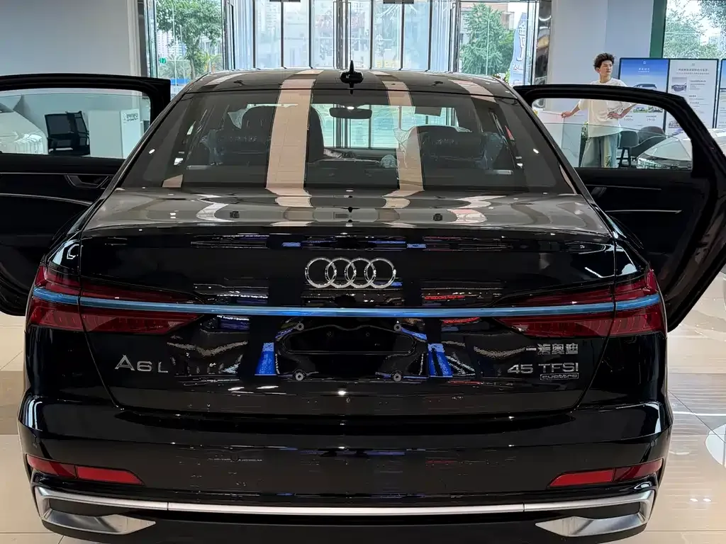 Audi A6L — фото 5
