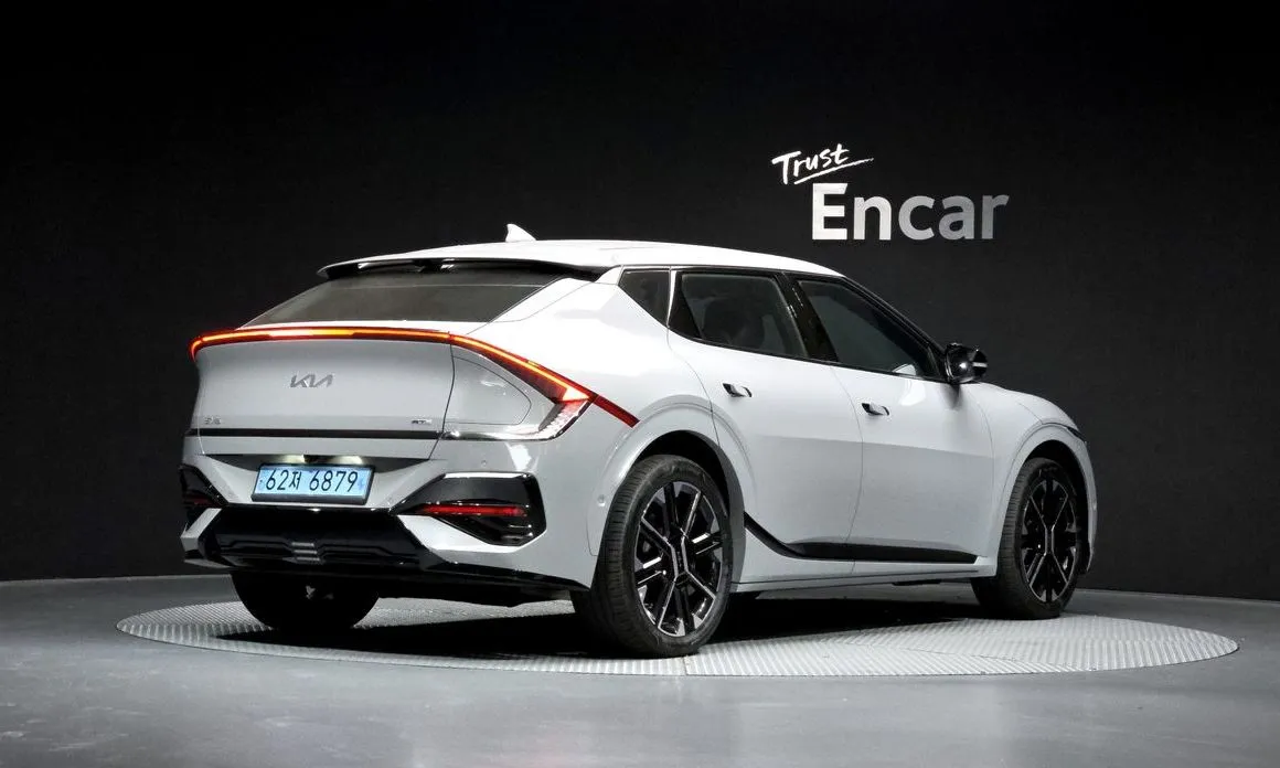 Kia EV6 — фото 9