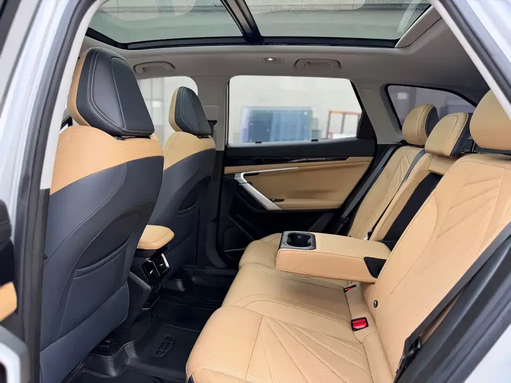 Geely Boyue L 2024 из CN, фото 5