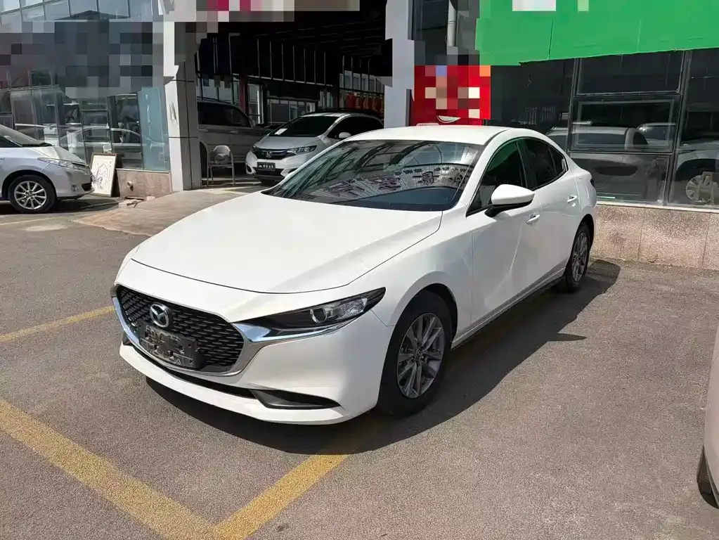 Mazda 3 Axela — фото 1