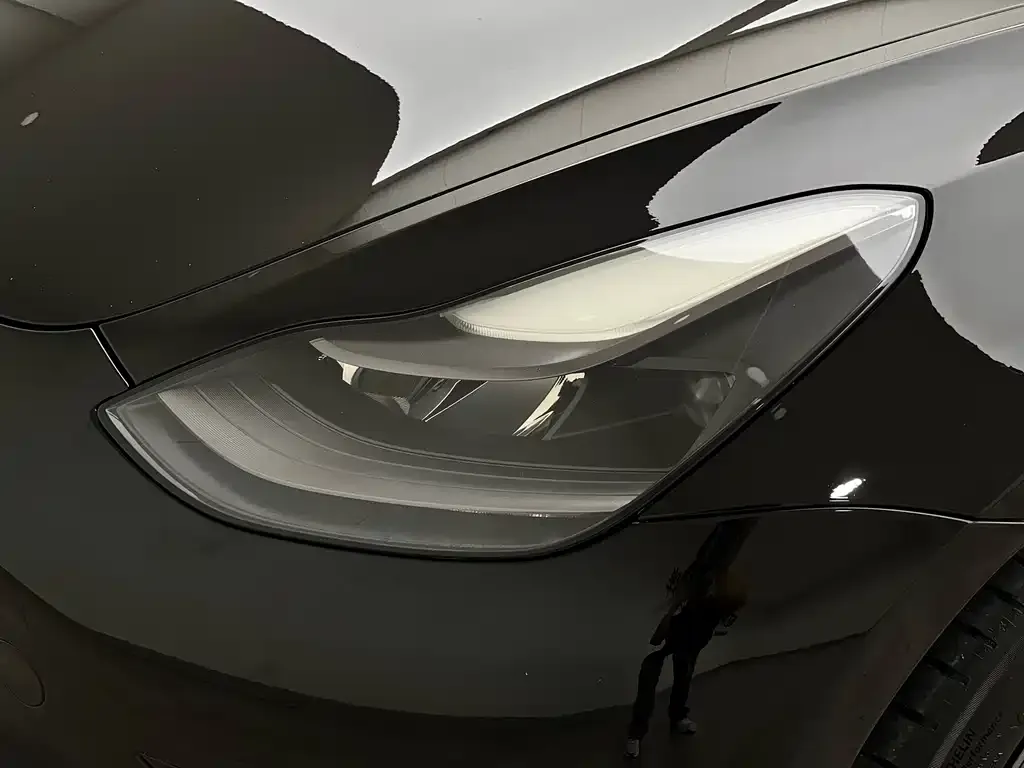 Tesla Model 3 — фото 3