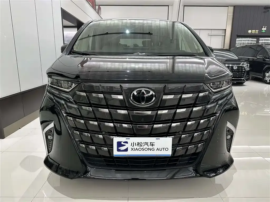 Toyota Alphard — фото 2