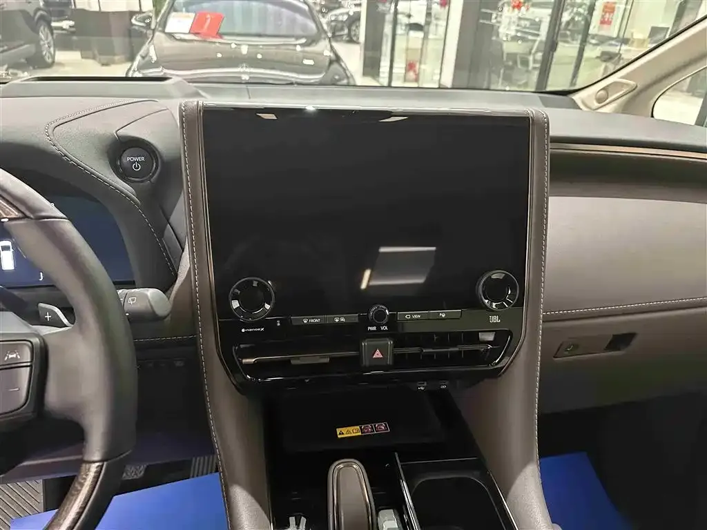Toyota Alphard — фото 8