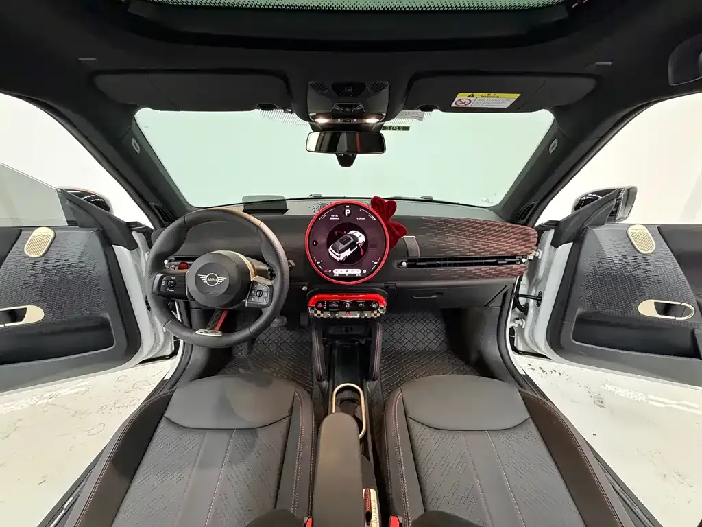 MINI JCW Electric 2025 из CN, фото 8