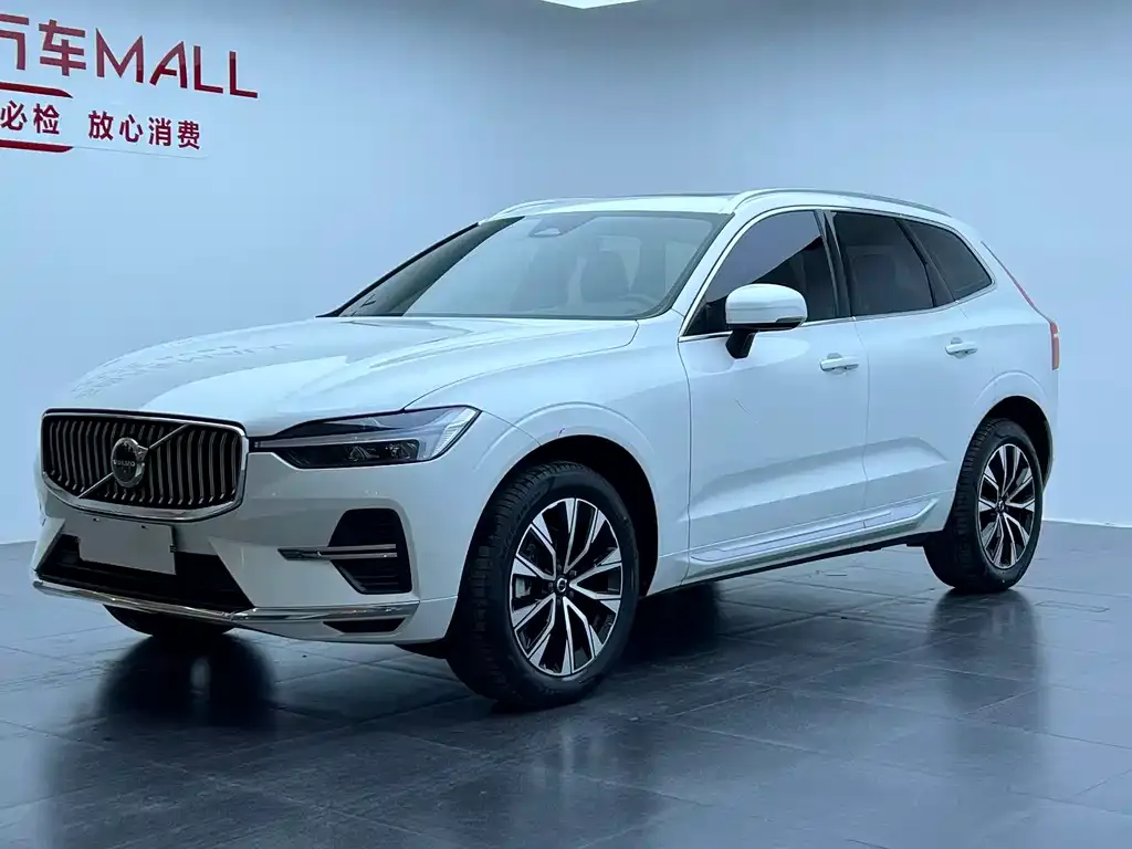 Volvo XC60 — фото 1
