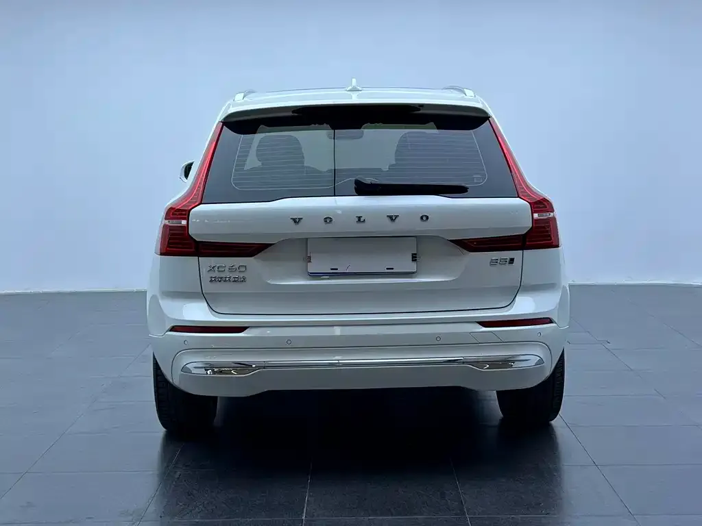 Volvo XC60 — фото 2