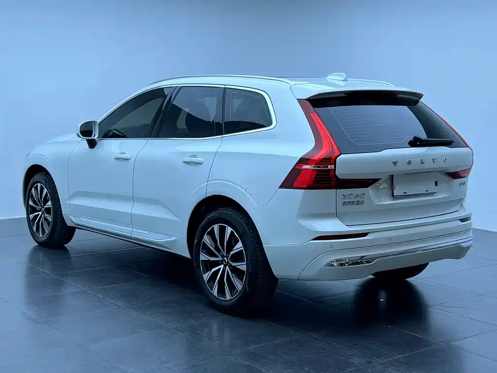 Volvo XC60 — фото 4