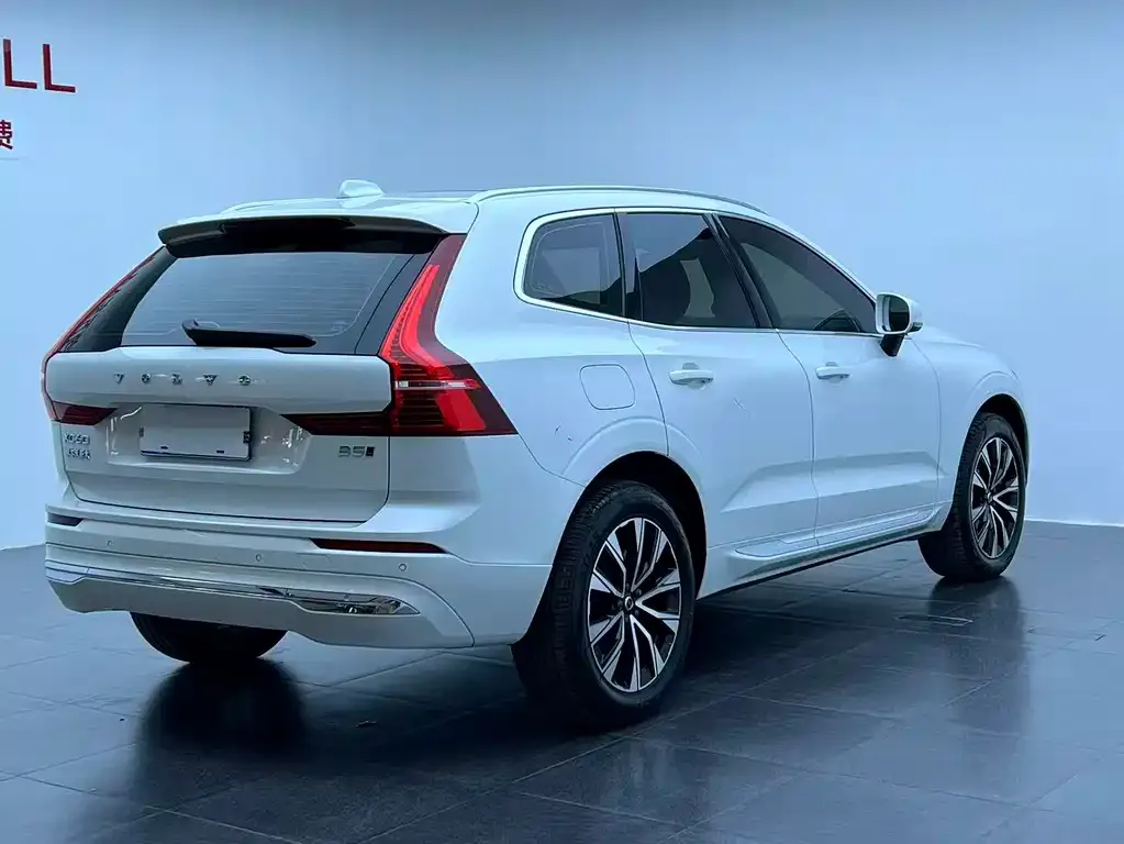 Volvo XC60 — фото 5