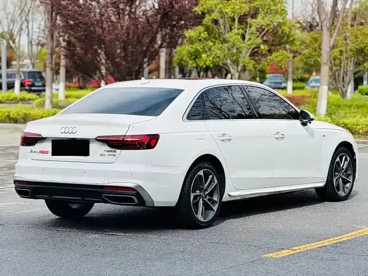 Audi A4L — фото 9