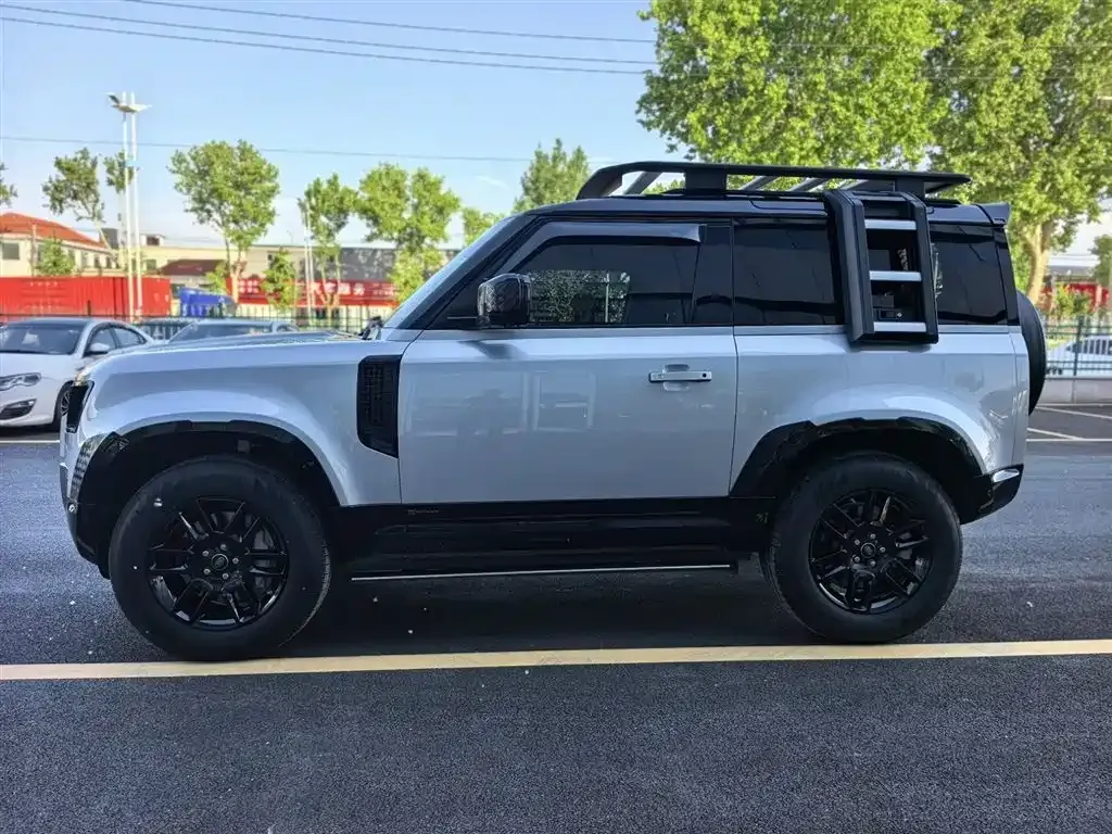 Land Rover Defender — фото 10