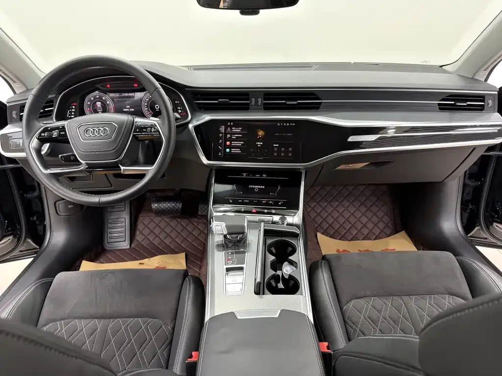 Audi A7L — фото 6