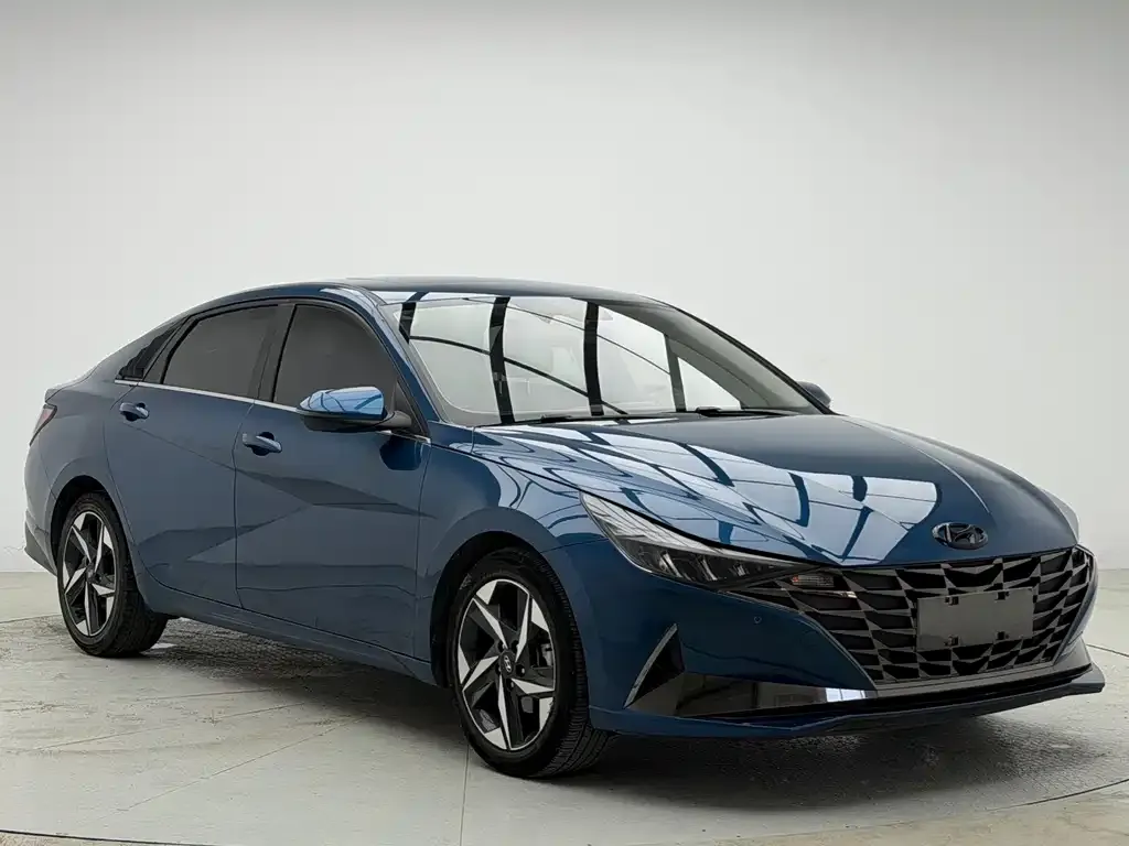 Hyundai Elantra — фото 8